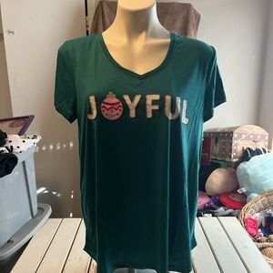 Women's‎ Green V Neck Short Sleeve Graphic Tee Joyful Christmas Ornament Size L